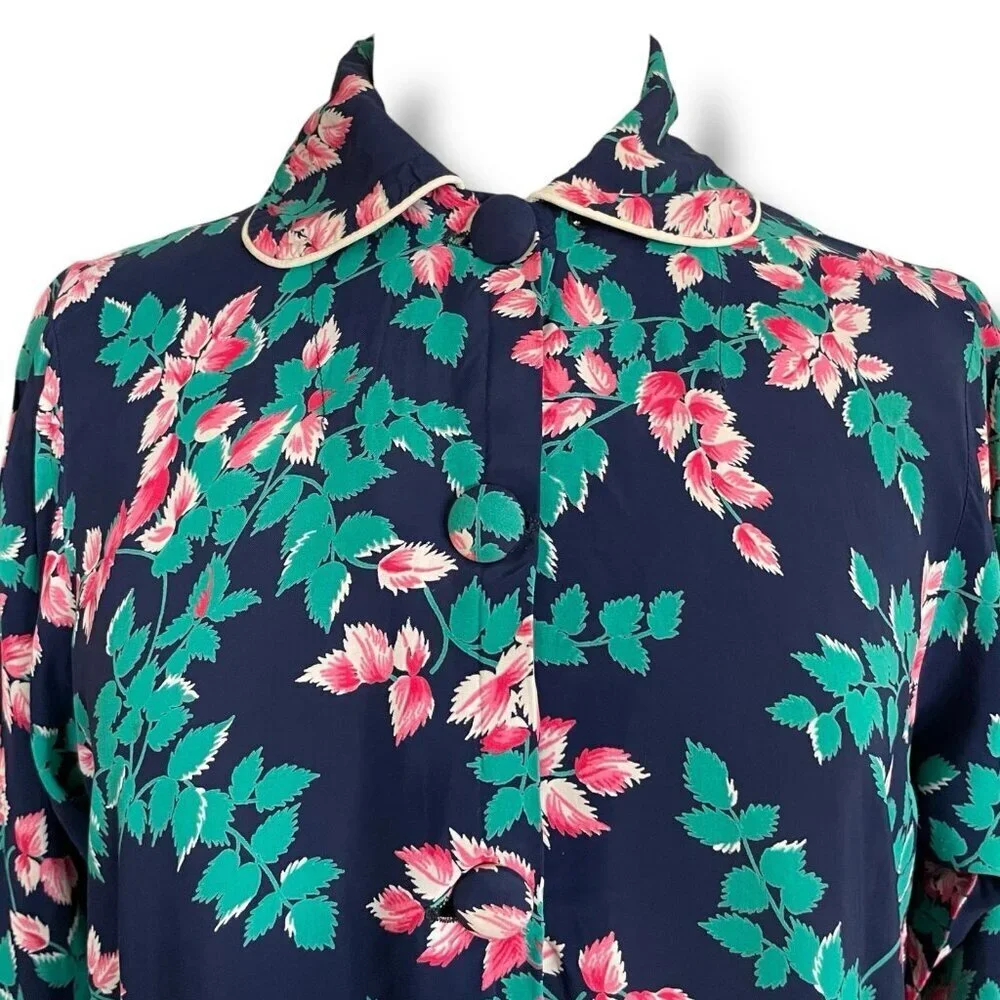 Kamore modern details neckline